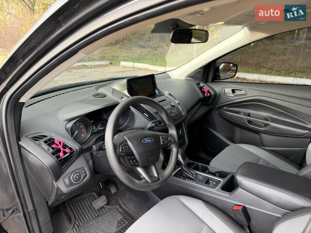 Форд Эскейп 2017 в Кропивницком (Кировограде) на Automoto.ua Серый Форд Эскейп, объемом двигателя 2.5 л и пробегом 98 тыс. км за 13900 $, фото 11 на Automoto.ua