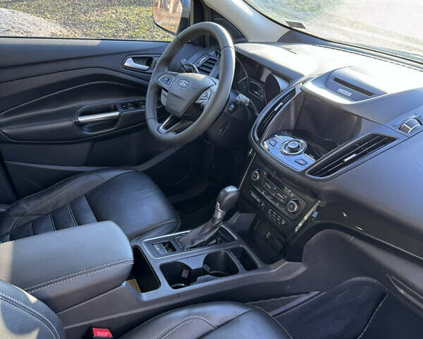 Серый Форд Эскейп, объемом двигателя 2 л и пробегом 249 тыс. км за 13500 $, фото 50 на Automoto.ua