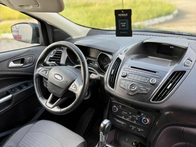 Серый Форд Эскейп, объемом двигателя 1.5 л и пробегом 180 тыс. км за 12999 $, фото 6 на Automoto.ua