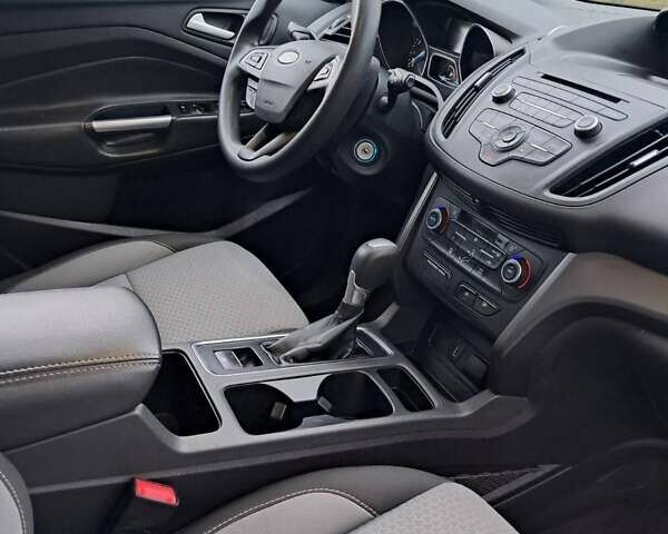 Серый Форд Эскейп, объемом двигателя 1.5 л и пробегом 130 тыс. км за 12500 $, фото 38 на Automoto.ua