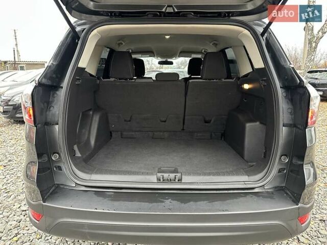 Серый Форд Эскейп, объемом двигателя 2.5 л и пробегом 171 тыс. км за 11950 $, фото 18 на Automoto.ua