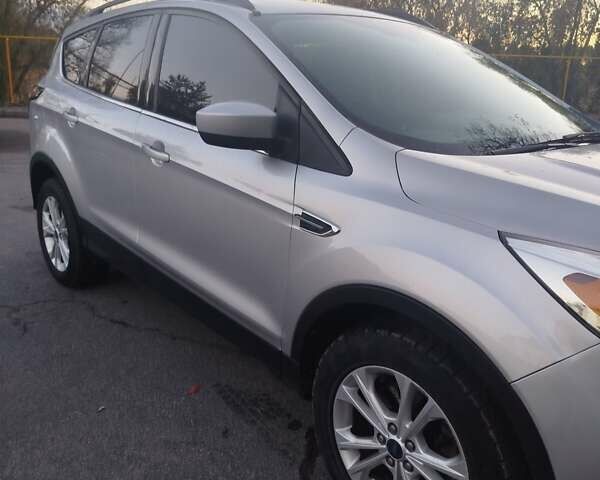 Форд Эскейп 2017 в Немирове на Automoto.ua Серый Форд Эскейп, объемом двигателя 1.5 л и пробегом 118 тыс. км за 14000 $, фото 12 на Automoto.ua