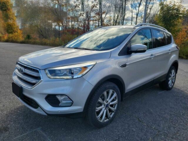 Сірий Форд Ескейп, об'ємом двигуна 2 л та пробігом 68 тис. км за 9000 $, фото 2 на Automoto.ua