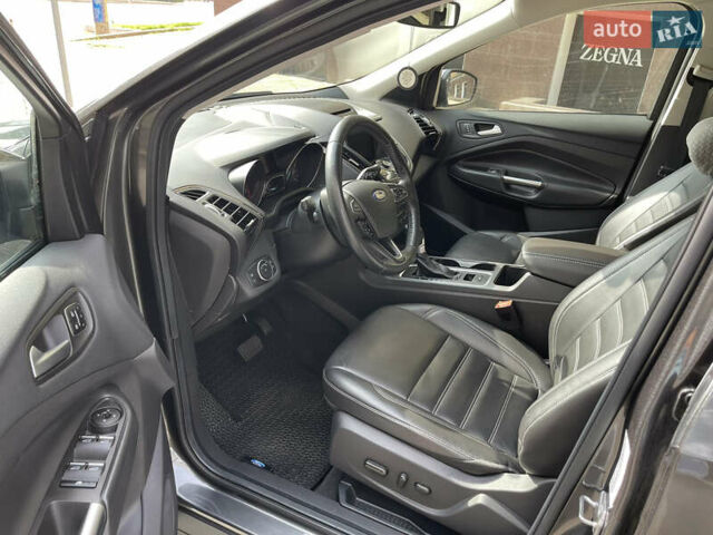 Серый Форд Эскейп, объемом двигателя 2 л и пробегом 86 тыс. км за 16500 $, фото 8 на Automoto.ua