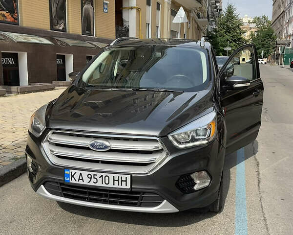 Сірий Форд Ескейп, об'ємом двигуна 2 л та пробігом 82 тис. км за 17500 $, фото 6 на Automoto.ua