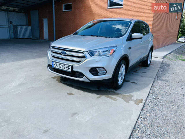 Сірий Форд Ескейп, об'ємом двигуна 2 л та пробігом 139 тис. км за 12700 $, фото 1 на Automoto.ua