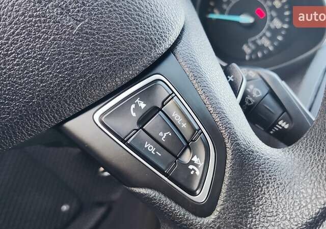 Форд Эскейп 2017 в Кривом Роге на Automoto.ua Серый Форд Эскейп, объемом двигателя 1.5 л и пробегом 81 тыс. км за 12400 $, фото 22 на Automoto.ua