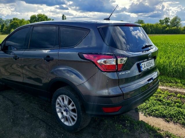 Серый Форд Эскейп, объемом двигателя 2.5 л и пробегом 95 тыс. км за 12500 $, фото 5 на Automoto.ua