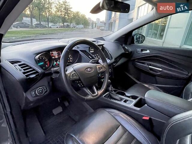Сірий Форд Ескейп, об'ємом двигуна 2 л та пробігом 111 тис. км за 15999 $, фото 16 на Automoto.ua