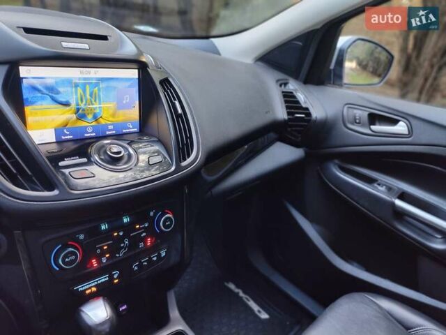 Серый Форд Эскейп, объемом двигателя 2 л и пробегом 150 тыс. км за 13000 $, фото 12 на Automoto.ua