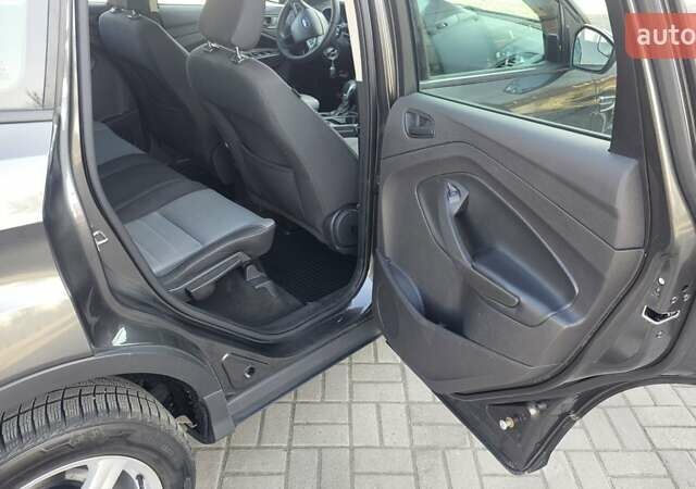 Серый Форд Эскейп, объемом двигателя 2.5 л и пробегом 82 тыс. км за 13450 $, фото 27 на Automoto.ua