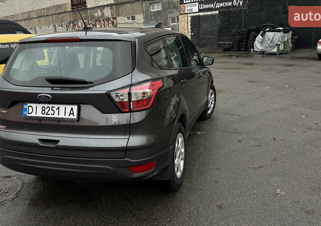 Серый Форд Эскейп, объемом двигателя 2.5 л и пробегом 118 тыс. км за 14600 $, фото 6 на Automoto.ua