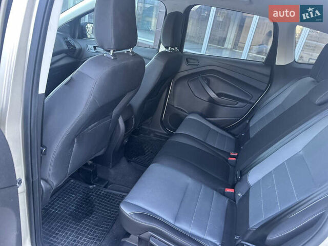 Серый Форд Эскейп, объемом двигателя 2.5 л и пробегом 99 тыс. км за 13500 $, фото 12 на Automoto.ua
