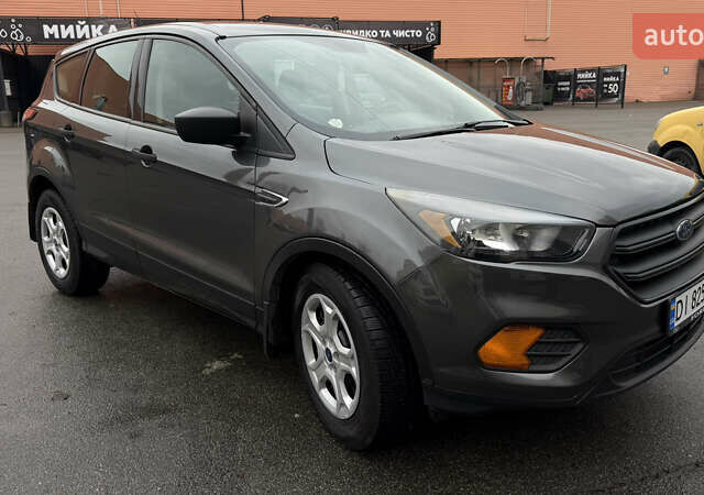 Серый Форд Эскейп, объемом двигателя 2.5 л и пробегом 118 тыс. км за 14600 $, фото 4 на Automoto.ua