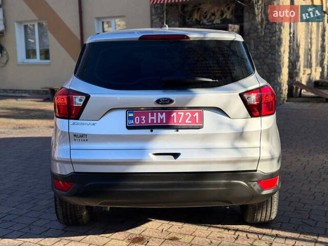 Серый Форд Эскейп, объемом двигателя 2.5 л и пробегом 150 тыс. км за 12900 $, фото 7 на Automoto.ua
