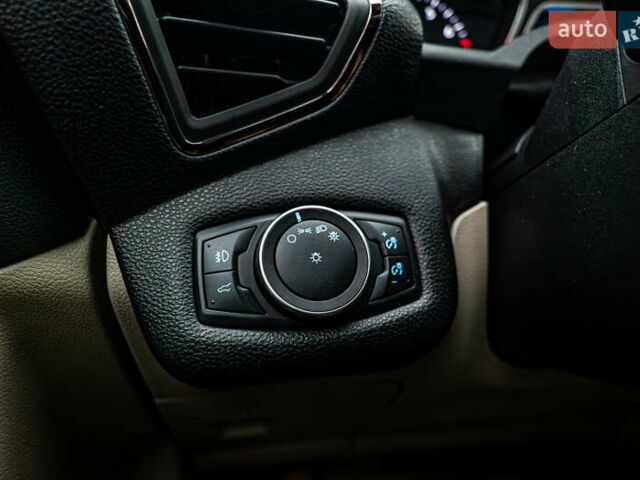 Серый Форд Эскейп, объемом двигателя 1.5 л и пробегом 106 тыс. км за 15261 $, фото 12 на Automoto.ua