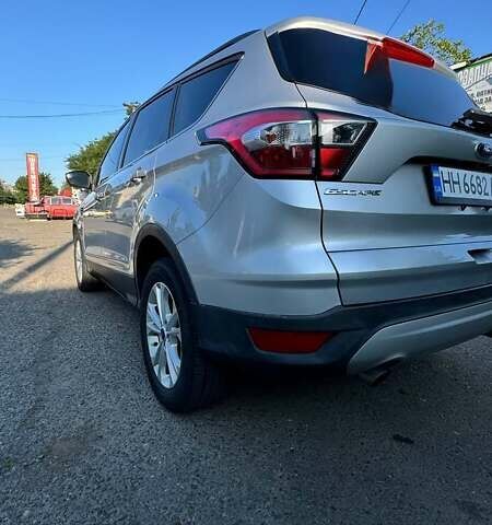 Серый Форд Эскейп, объемом двигателя 1.5 л и пробегом 122 тыс. км за 13900 $, фото 6 на Automoto.ua