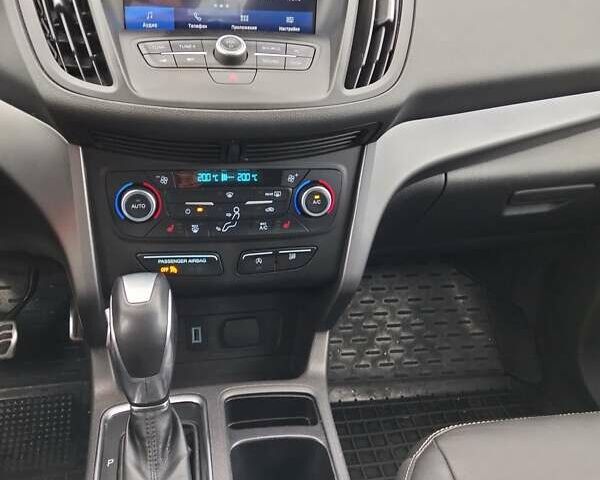 Серый Форд Эскейп, объемом двигателя 1.5 л и пробегом 78 тыс. км за 14700 $, фото 10 на Automoto.ua