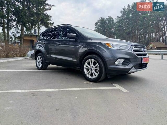 Серый Форд Эскейп, объемом двигателя 1.5 л и пробегом 204 тыс. км за 10800 $, фото 5 на Automoto.ua