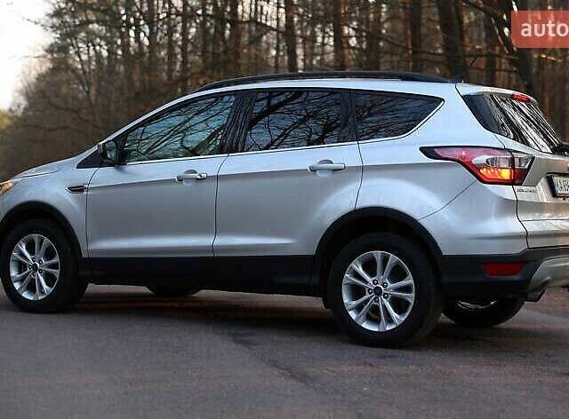 Серый Форд Эскейп, объемом двигателя 1.5 л и пробегом 152 тыс. км за 9800 $, фото 4 на Automoto.ua