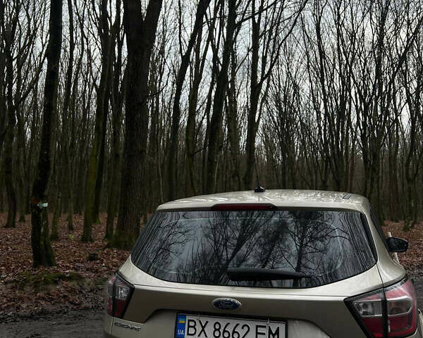 Серый Форд Эскейп, объемом двигателя 2.5 л и пробегом 103 тыс. км за 13300 $, фото 1 на Automoto.ua