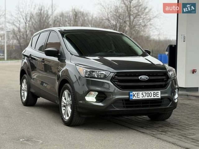 Серый Форд Эскейп, объемом двигателя 2.5 л и пробегом 148 тыс. км за 13500 $, фото 1 на Automoto.ua