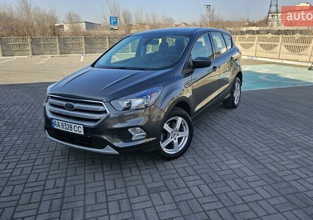 Форд Эскейп 2018 в Запорожье на Automoto.ua Серый Форд Эскейп, объемом двигателя 2.5 л и пробегом 82 тыс. км за 13100 $, фото 6 на Automoto.ua