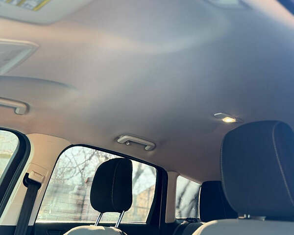 Серый Форд Эскейп, объемом двигателя 2.5 л и пробегом 150 тыс. км за 12900 $, фото 19 на Automoto.ua