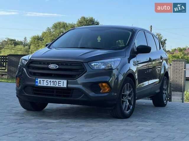 Серый Форд Эскейп, объемом двигателя 2.49 л и пробегом 120 тыс. км за 12000 $, фото 1 на Automoto.ua