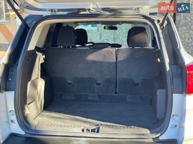 Серый Форд Эскейп, объемом двигателя 2.5 л и пробегом 150 тыс. км за 12900 $, фото 13 на Automoto.ua