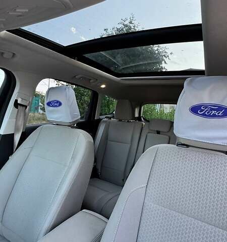 Серый Форд Эскейп, объемом двигателя 1.5 л и пробегом 122 тыс. км за 13900 $, фото 2 на Automoto.ua