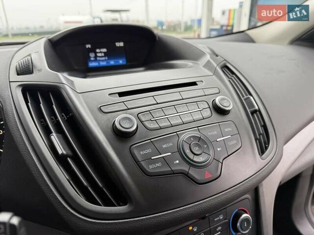 Серый Форд Эскейп, объемом двигателя 2.5 л и пробегом 148 тыс. км за 13500 $, фото 21 на Automoto.ua