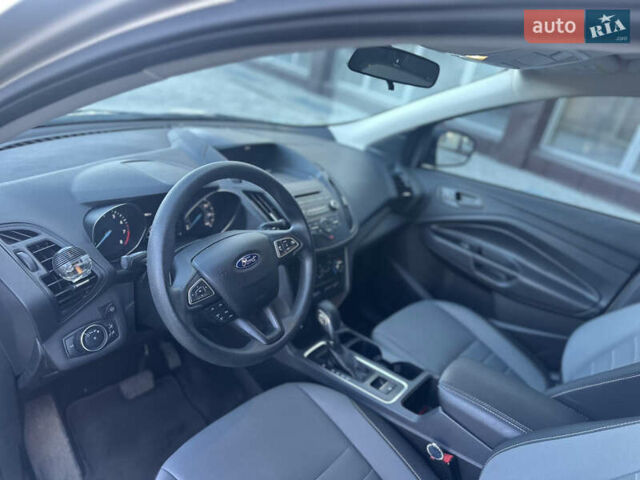 Серый Форд Эскейп, объемом двигателя 2.5 л и пробегом 99 тыс. км за 13500 $, фото 9 на Automoto.ua