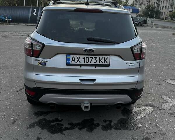 Серый Форд Эскейп, объемом двигателя 2 л и пробегом 81 тыс. км за 17300 $, фото 3 на Automoto.ua
