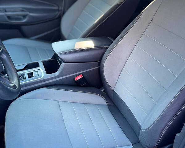 Серый Форд Эскейп, объемом двигателя 2.5 л и пробегом 150 тыс. км за 12900 $, фото 17 на Automoto.ua