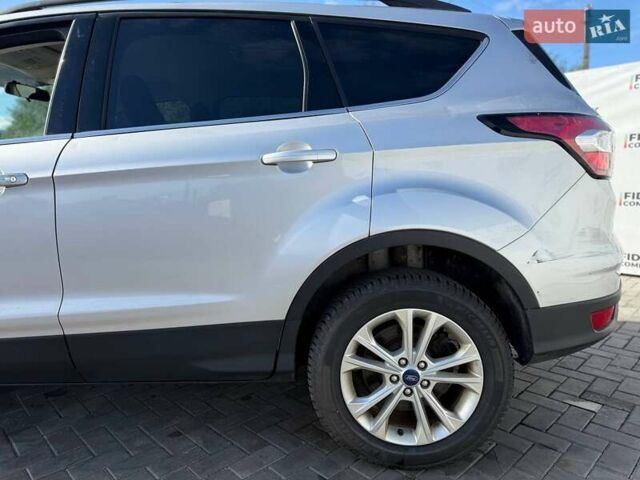 Серый Форд Эскейп, объемом двигателя 2 л и пробегом 172 тыс. км за 10400 $, фото 11 на Automoto.ua