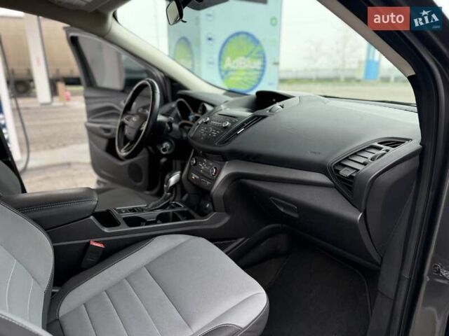 Серый Форд Эскейп, объемом двигателя 2.5 л и пробегом 148 тыс. км за 13500 $, фото 22 на Automoto.ua