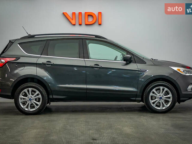 Серый Форд Эскейп, объемом двигателя 1.5 л и пробегом 106 тыс. км за 15261 $, фото 3 на Automoto.ua