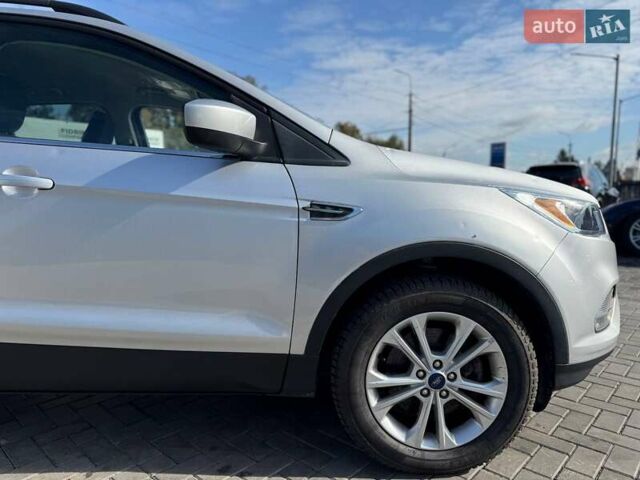 Серый Форд Эскейп, объемом двигателя 2 л и пробегом 172 тыс. км за 10400 $, фото 12 на Automoto.ua
