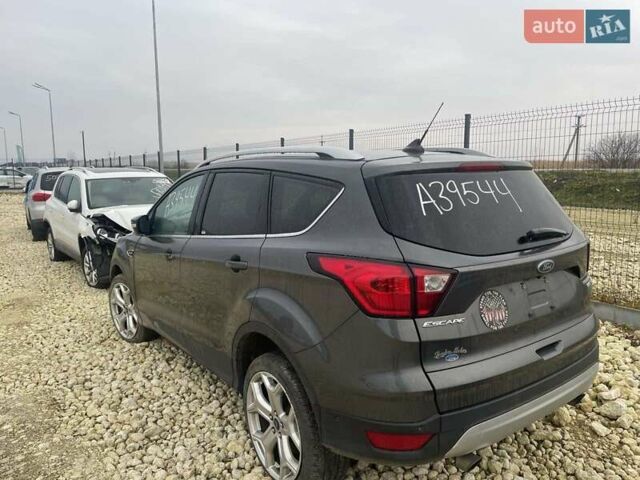 Серый Форд Эскейп, объемом двигателя 2 л и пробегом 130 тыс. км за 9600 $, фото 1 на Automoto.ua
