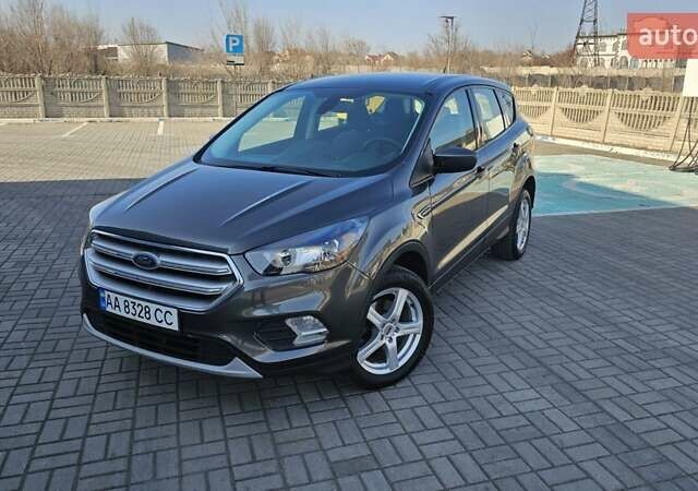 Форд Эскейп 2018 в Запорожье на Automoto.ua Серый Форд Эскейп, объемом двигателя 2.5 л и пробегом 82 тыс. км за 13100 $, фото 2 на Automoto.ua