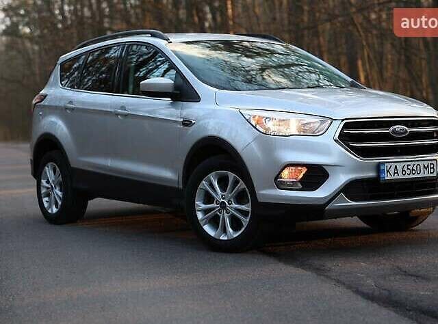 Серый Форд Эскейп, объемом двигателя 1.5 л и пробегом 152 тыс. км за 9800 $, фото 2 на Automoto.ua