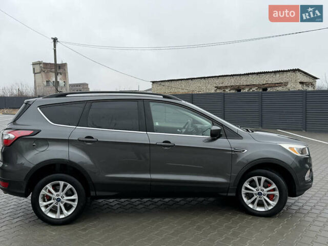 Серый Форд Эскейп, объемом двигателя 1.5 л и пробегом 177 тыс. км за 9900 $, фото 1 на Automoto.ua