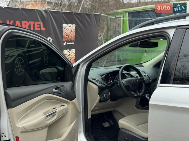 Сірий Форд Ескейп, об'ємом двигуна 1.5 л та пробігом 130 тис. км за 11499 $, фото 15 на Automoto.ua