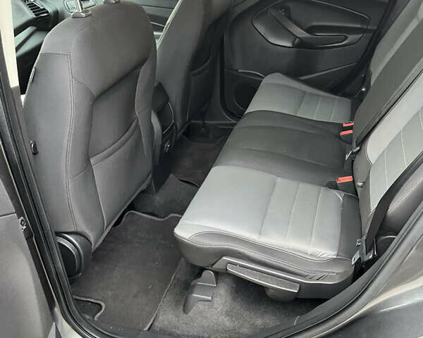 Серый Форд Эскейп, объемом двигателя 2.49 л и пробегом 200 тыс. км за 11200 $, фото 7 на Automoto.ua