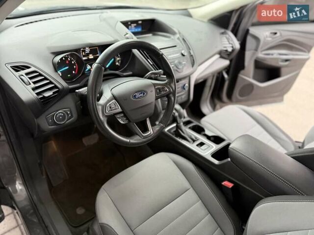 Серый Форд Эскейп, объемом двигателя 2.5 л и пробегом 148 тыс. км за 13500 $, фото 13 на Automoto.ua
