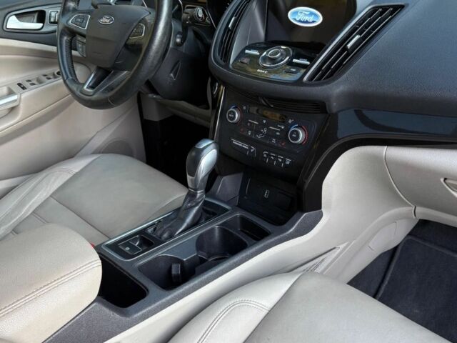 Серый Форд Эскейп, объемом двигателя 2 л и пробегом 99 тыс. км за 8000 $, фото 20 на Automoto.ua