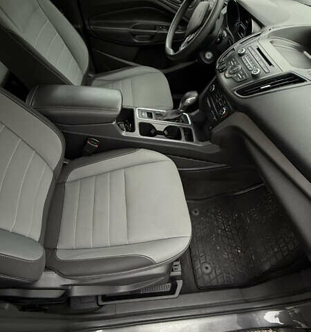 Серый Форд Эскейп, объемом двигателя 2.5 л и пробегом 118 тыс. км за 14600 $, фото 10 на Automoto.ua