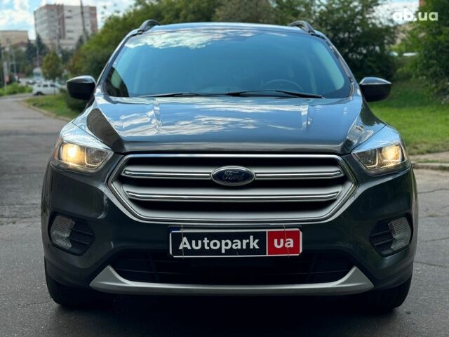 Сірий Форд Ескейп, об'ємом двигуна 1.5 л та пробігом 203 тис. км за 13340 $, фото 1 на Automoto.ua