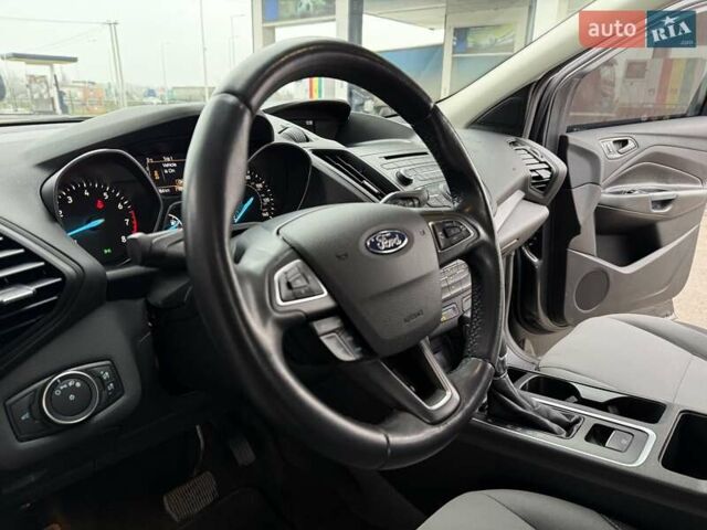 Серый Форд Эскейп, объемом двигателя 2.5 л и пробегом 148 тыс. км за 13500 $, фото 18 на Automoto.ua